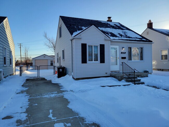 3711 Hunter Ave in Royal Oak, MI - Building Photo - Building Photo