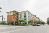 Hampton Village in Miami, FL - Foto de edificio - Building Photo