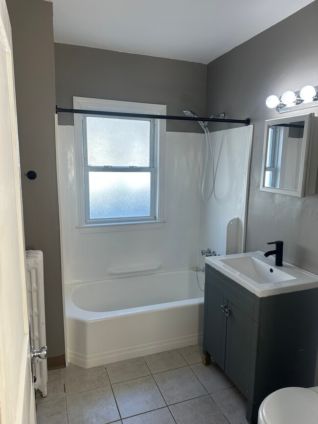 125 Garland St, Unit 125 in Everett, MA - Building Photo - Building Photo