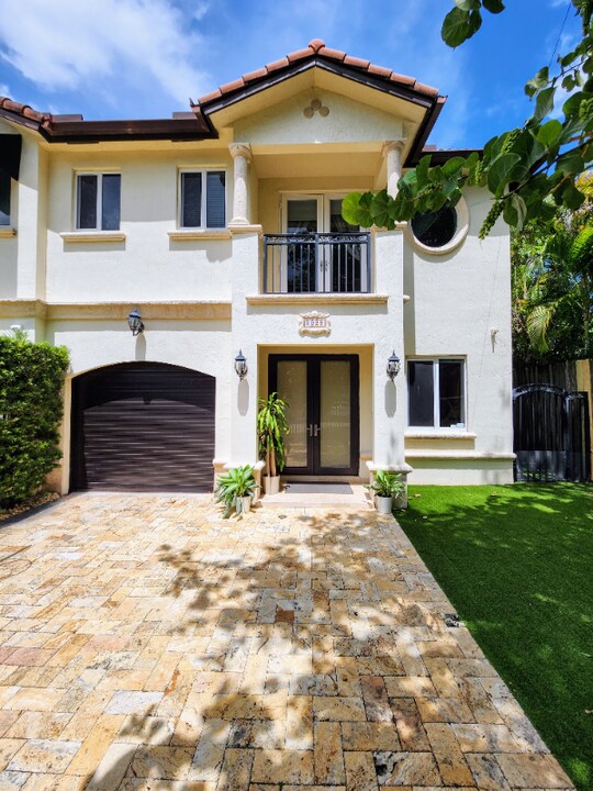 2929 Louise St in Miami, FL - Building Photo