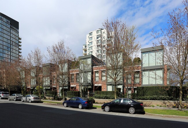 1409-1481 W 7th Ave in Vancouver, BC - Building Photo - Building Photo
