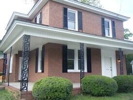 471 W Darlington St in Florence, SC - Building Photo