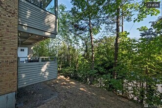 3816 11th Ave W, Unit 117 in Seattle, WA - Building Photo - Building Photo