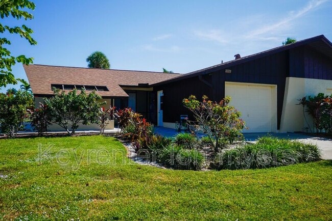 property at 4779 Lakewood Blvd