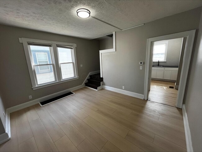 2745 Steele Ave in Columbus, OH - Building Photo - Building Photo