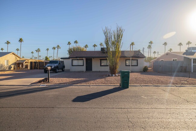 1033 W McLellan Rd in Mesa, AZ - Building Photo - Building Photo