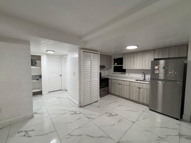 431 N East Ave, Unit 433 in Sarasota, FL - Building Photo - Building Photo