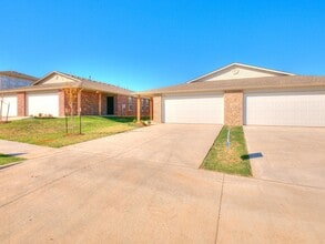 9517 Black Tail Cir in Yukon, OK - Building Photo - Building Photo