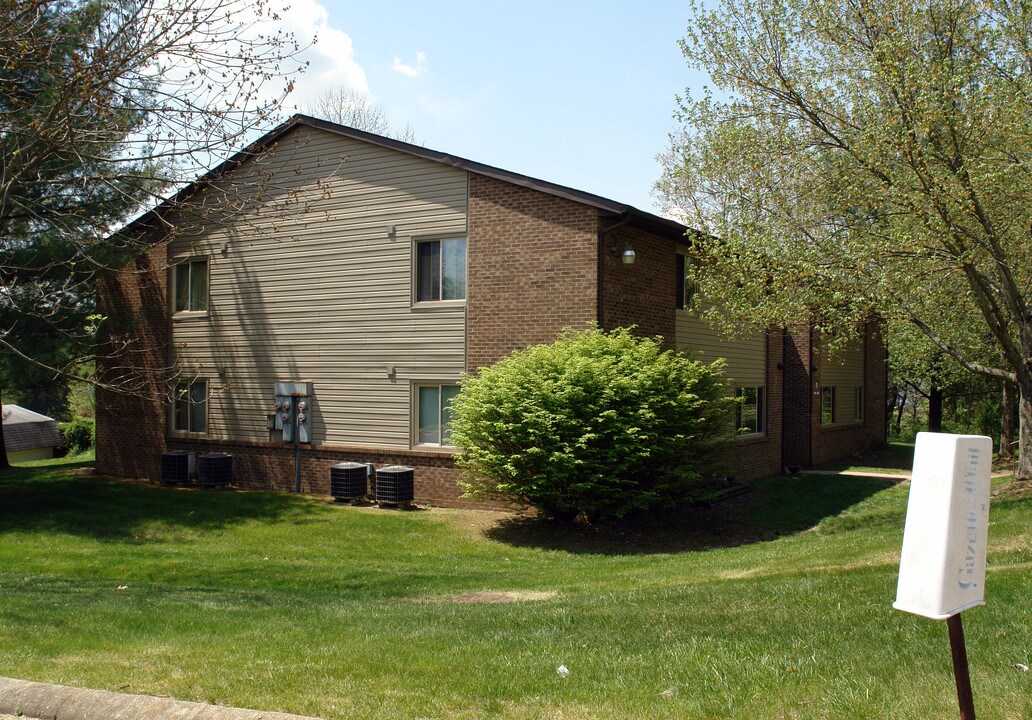 Pocatalico Village Apartments in Charleston, WV - Building Photo