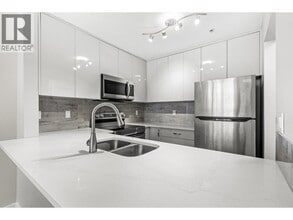 2929 W 4th Ave in Vancouver, BC - Building Photo - Building Photo