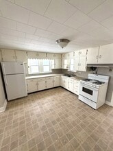 5134 E Apple Ave in Muskegon, MI - Building Photo - Building Photo