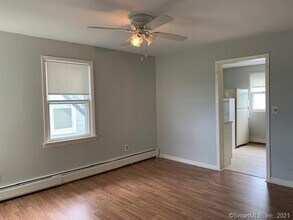 39 Seaview Ave in Norwalk, CT - Building Photo - Building Photo