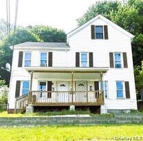 26 Du Bois Ave in Poughkeepsie, NY - Building Photo