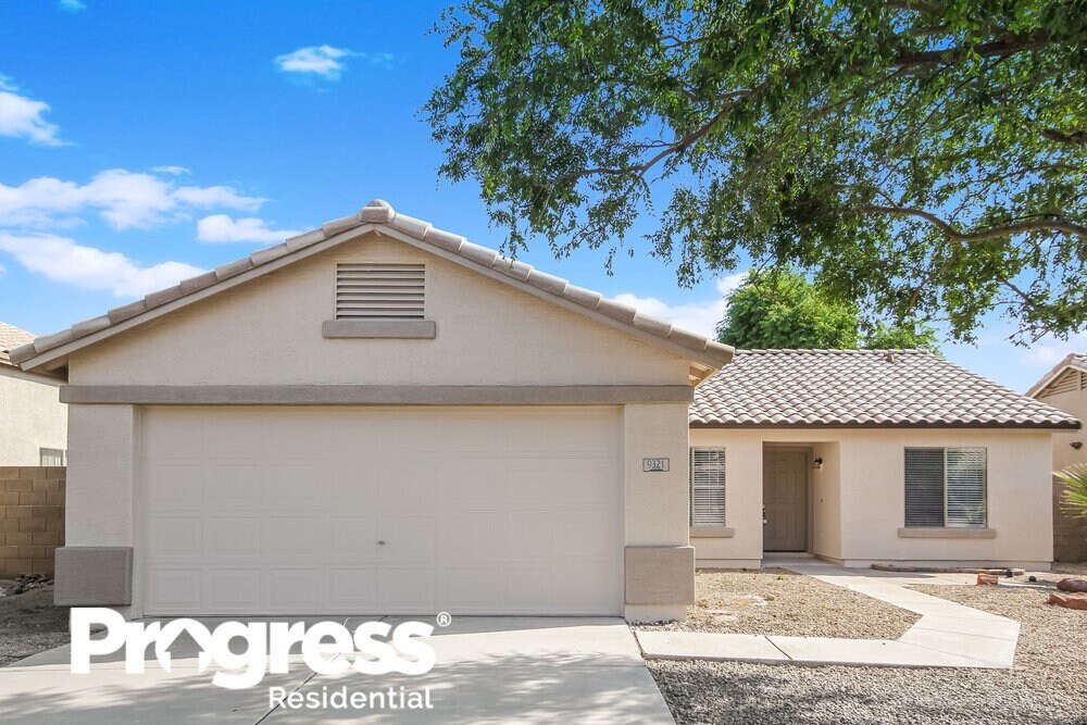 9321 W Purdue Ave in Peoria, AZ - Building Photo