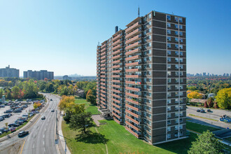 Majorca Towers in Toronto, ON - Building Photo - Building Photo