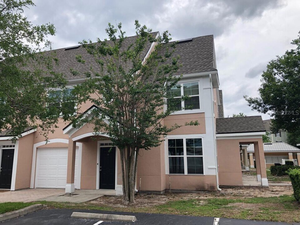 3213 Greenwich Village Blvd in Orlando, FL - Building Photo