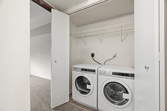 Bryn Mawr in Pittsburgh, PA - Foto de edificio - Building Photo