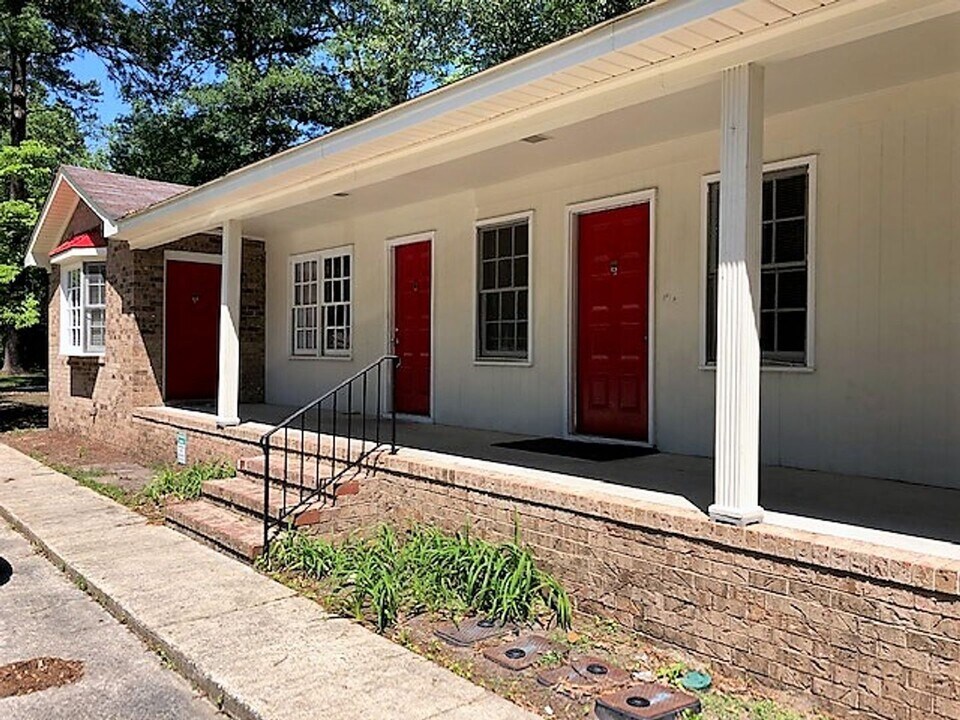 200 S Linwood Ave in Goldsboro, NC - Building Photo