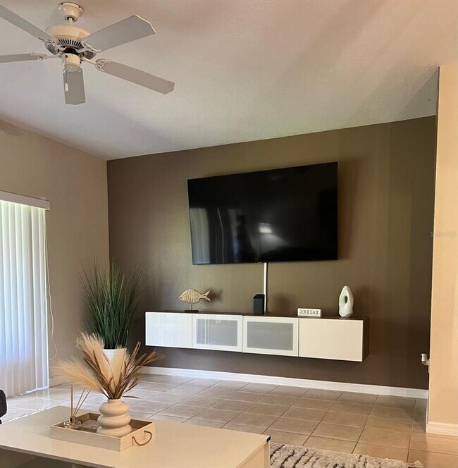 property at 326 Chelsea Dr