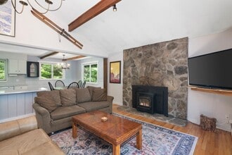 35 Strattonwald Rd in Winhall, VT - Building Photo - Building Photo