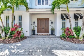 200 NW 10th St in Boca Raton, FL - Building Photo - Building Photo