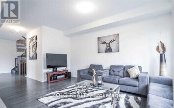 42 Brent Cres in Bowmanville, ON - Building Photo - Building Photo