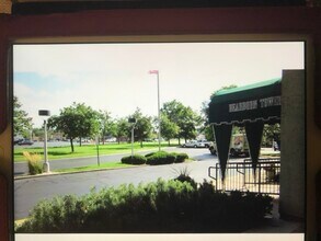 22700 Garrison St, Unit 504 in Dearborn, MI - Building Photo - Building Photo