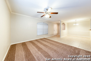 7323 Snowden Rd in San Antonio, TX - Building Photo