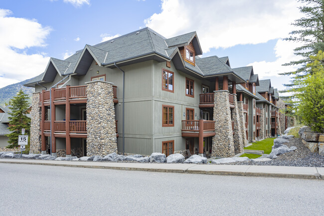 Crossbow in Canmore, AB - Building Photo - Building Photo