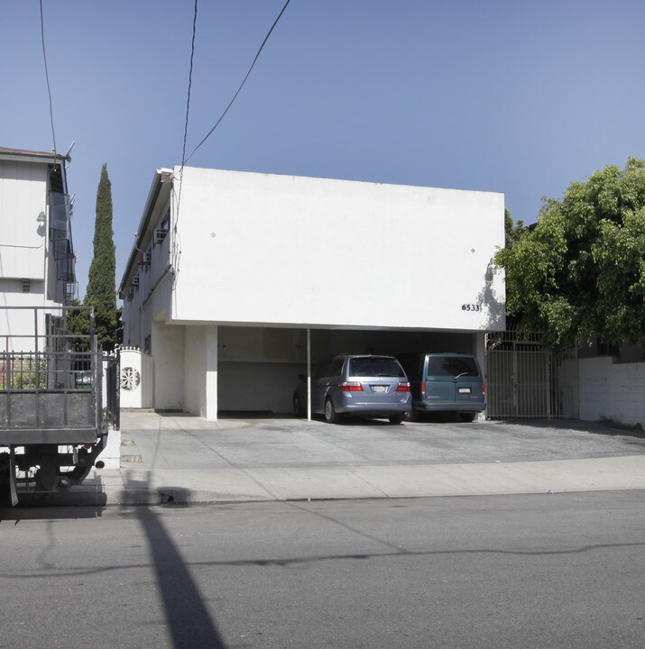 6533 Troost Ave in North Hollywood, CA - Building Photo