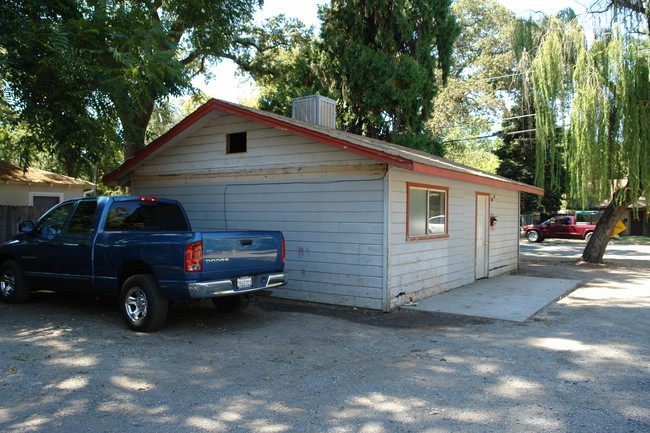 8 in Chico, CA - Building Photo - Building Photo