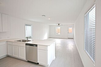 7530 India Star in San Antonio, TX - Building Photo - Building Photo