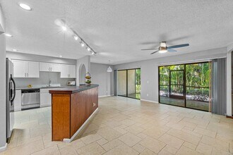 5540 Coach House Cir in Boca Raton, FL - Building Photo - Building Photo