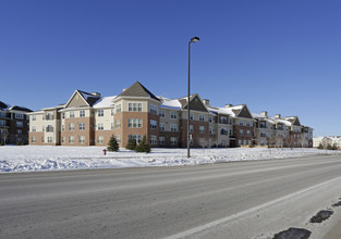 Bottineau Ridge in Maple Grove, MN - Building Photo - Building Photo