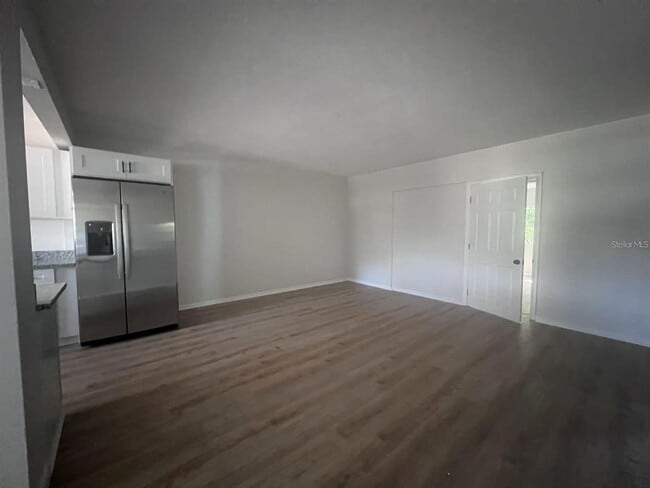 1353 Lakeview Rd in Clearwater, FL - Building Photo - Building Photo