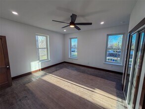 107 E Stone St, Unit B in Collinsville, TX - Building Photo - Building Photo