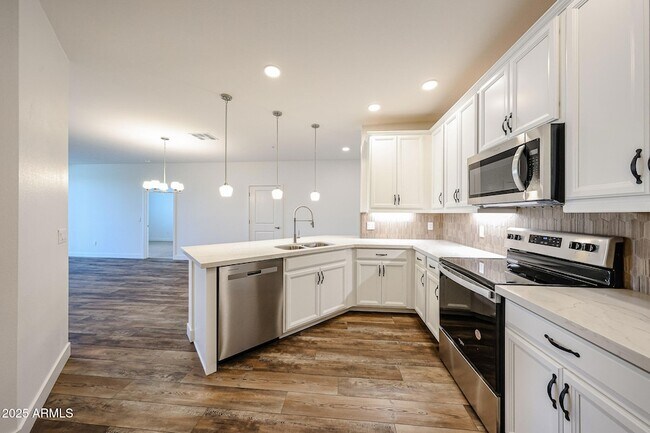 property at 2511 W Queen Creek Rd