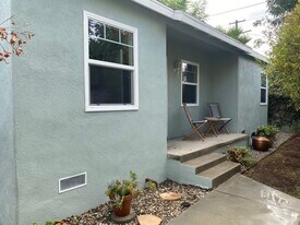 2825 Moss Ave in Los Angeles, CA - Building Photo