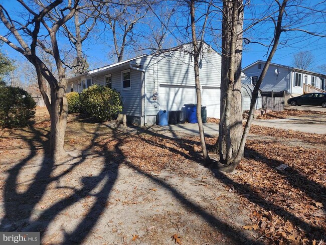 1200 E Lakeshore Dr in Browns Mills, NJ - Building Photo - Building Photo