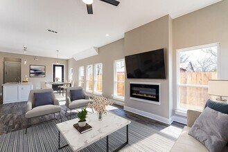 2811 Harston St in Dallas, TX - Building Photo - Building Photo