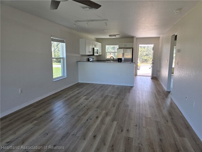 6981 San Benito Dr in Sebring, FL - Building Photo - Building Photo