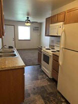 1412 12th Ave SE in Watertown, SD - Building Photo