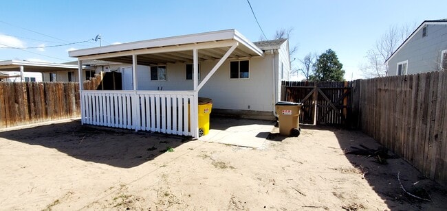 135 Mather Cir, Unit 33 in Brighton, CO - Foto de edificio - Building Photo