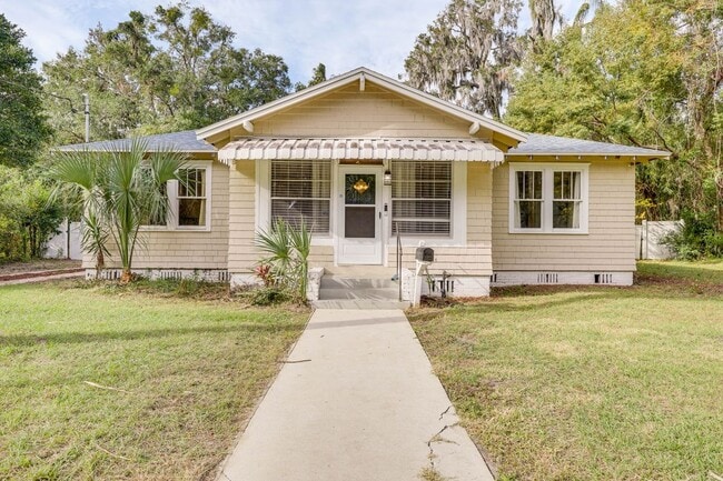 property at 6932 Oakwood St