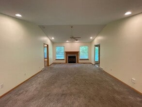 6228 Cross Bend Ct in Kalamazoo, MI - Building Photo - Building Photo