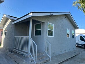 241 W 89th St in Los Angeles, CA - Building Photo - Building Photo