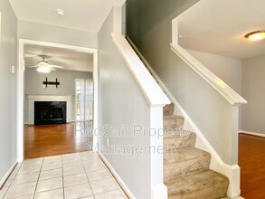 926 Woodcreek Dr in Newport News, VA - Building Photo - Building Photo