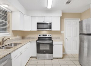 913 Bartow Ave in Pensacola, FL - Building Photo - Building Photo