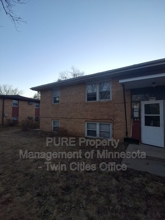 19065 Lena Ave in Hastings, MN - Building Photo