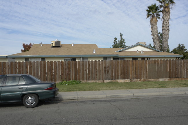 1847 Carter Way in Atwater, CA - Building Photo - Building Photo